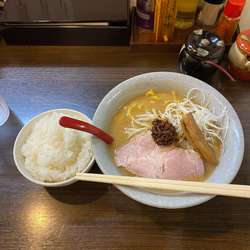 赤味噌ラーメン ライス 各大盛り