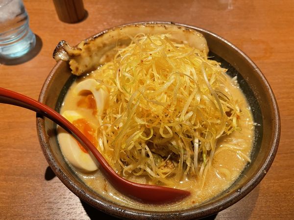 「北海道味噌＋味玉、ネギ」@麺場 田所商店 多摩ニュータウン店の写真