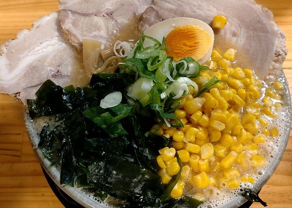 「もん吉ラーメン 味噌 2 (1070円税込)+Aセット」@チャッチャ系らーめん もん吉 伊勢崎支店の写真