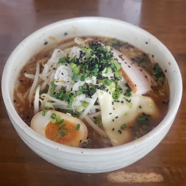 「味噌豚骨ラーメン極細麺バリカタ替え玉」@豚骨らーめん いちご家の写真