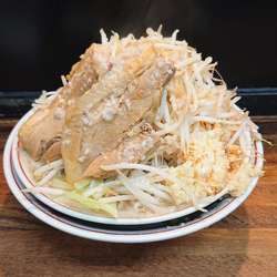 令4・10・25ラーメン野菜大蒜マシマシ脂カラメ(800円)