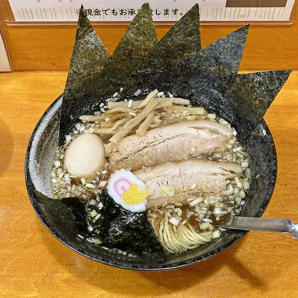 「特製中華そば＋生卵＋海苔」@中華そば はな田の写真