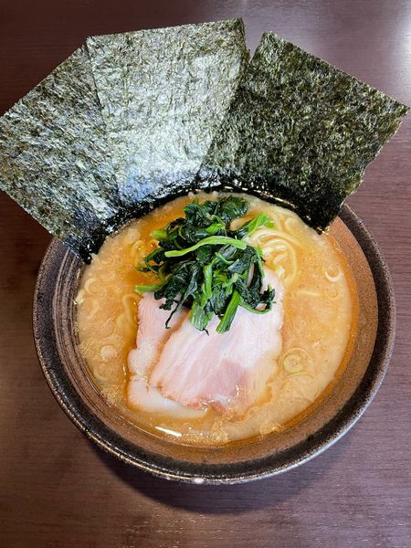 「ラーメン(750円)」@家系ラーメン 鶴見 幸家の写真