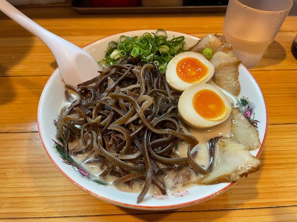「博多豚骨ラーメン」@コハクノトキの写真