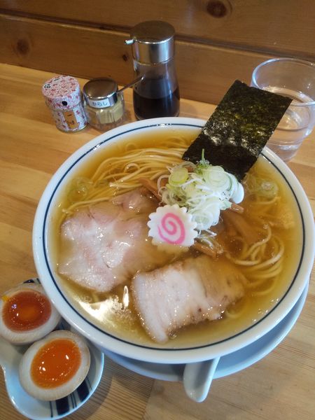 「味玉ラーメン1000円」@there is ramenの写真
