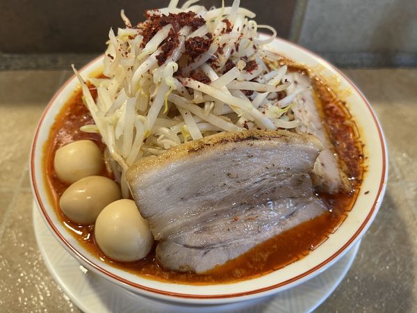 「【辛】マンモスラーメンもやしうずら」@泪橋 溝の口店の写真
