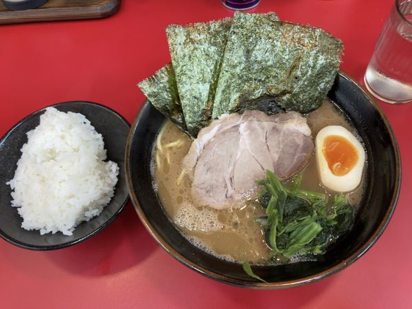 「ラーメン並」@横浜ラーメン 山本家の写真