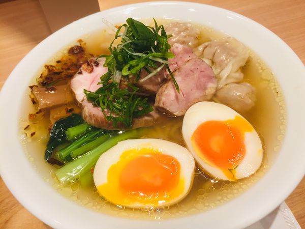 「【鉢ノ葦葉】特製塩らー麺【1900円】」@ラーメンWalkerキッチンの写真