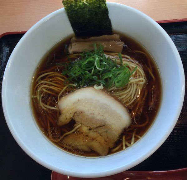 「淡麗醤油そば 880円」@麺屋 勝天の写真