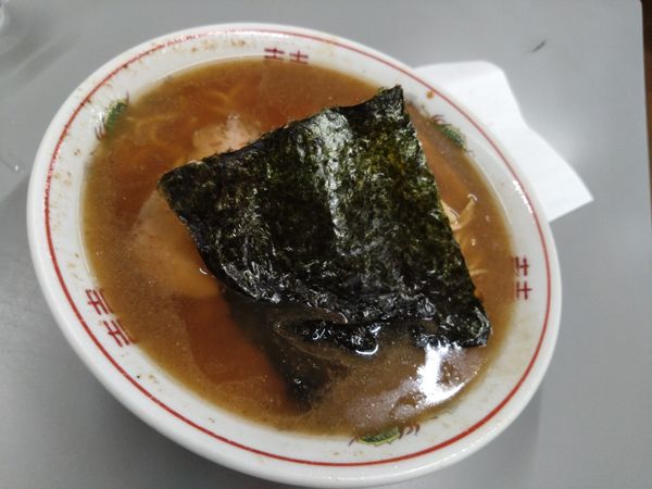 「魚正油ラーメン 870円」@まるたかラーメンの写真