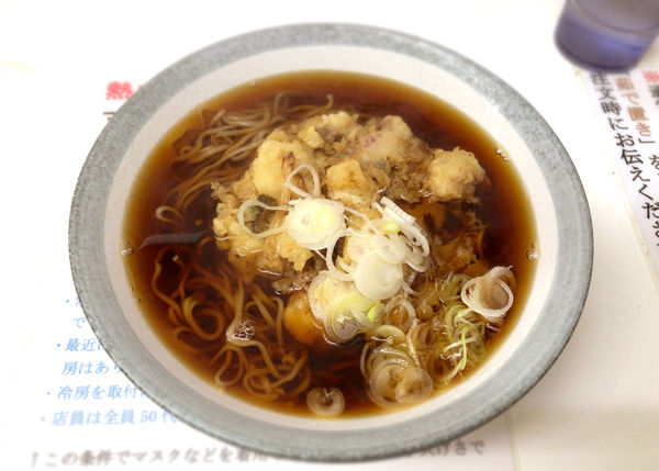 「紋甲イカのゲソ天そば(580円)」@新角の写真