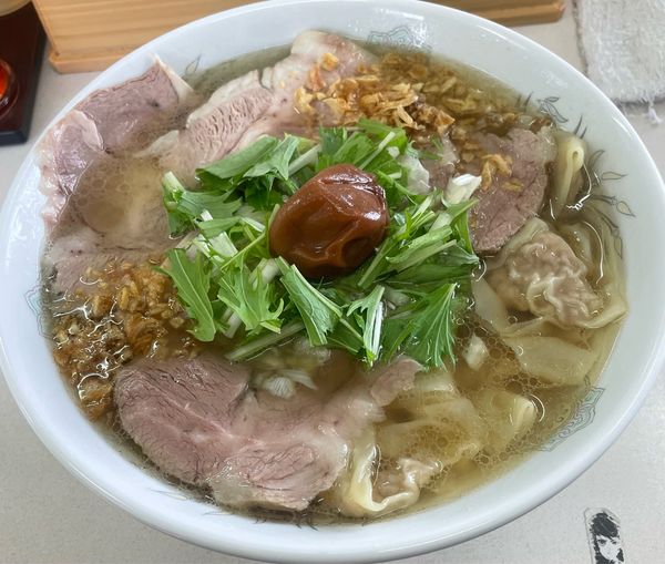 「塩チャーシューワンタン 南高梅」@支那そば一麺 下広岡店の写真