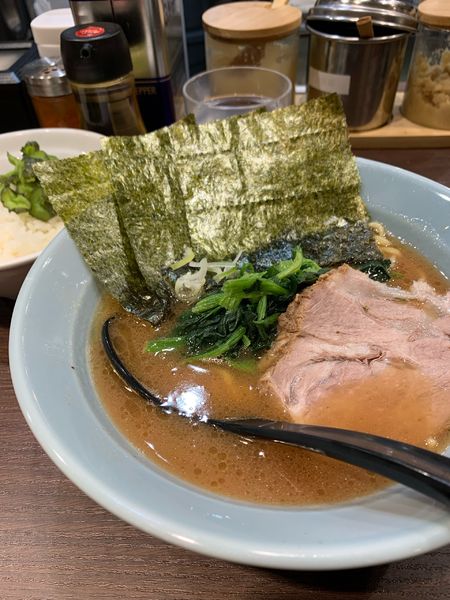 「小ラーメン半ライス」@横浜家系らーめん侍 渋谷本店の写真