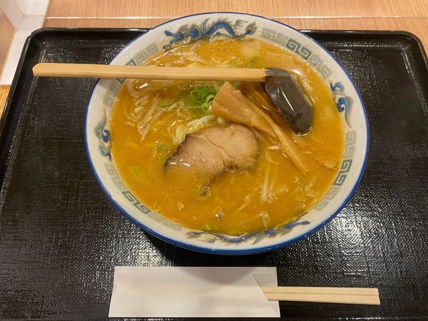 「本場味噌らーめん」@札幌らーめん大心 新千歳空港店の写真