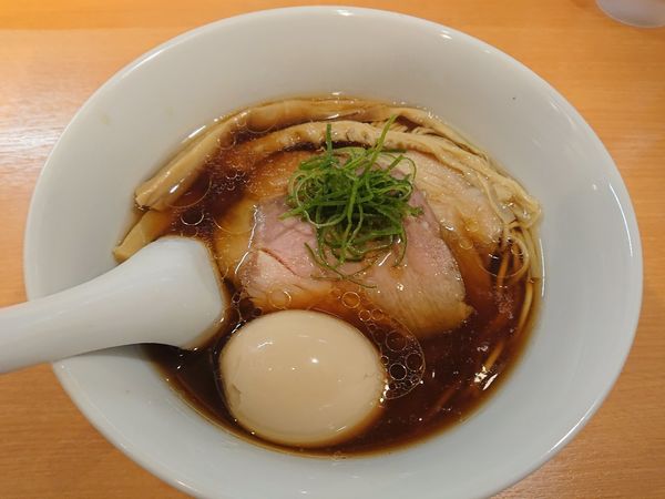 「特製醤油らぁ麺（１０５０円）」@らぁ麺 はやし田 池袋店の写真