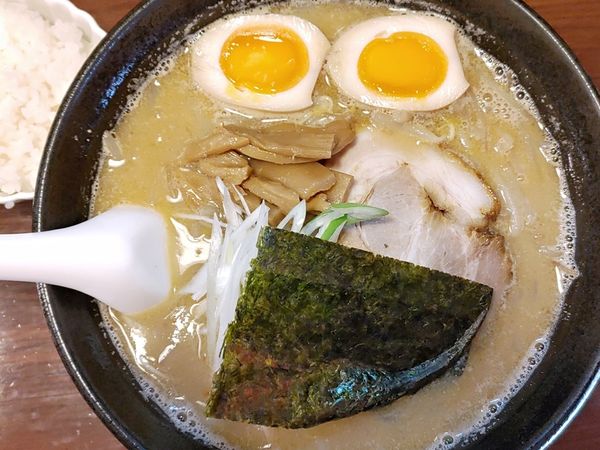 「味玉味噌ラーメン」@とんこつらーめん 進の写真
