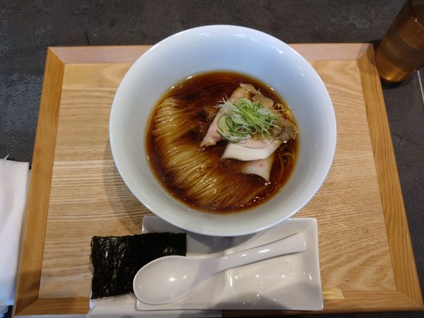 「地鶏光麺醤油 1000円」@支那そば 鋳の写真