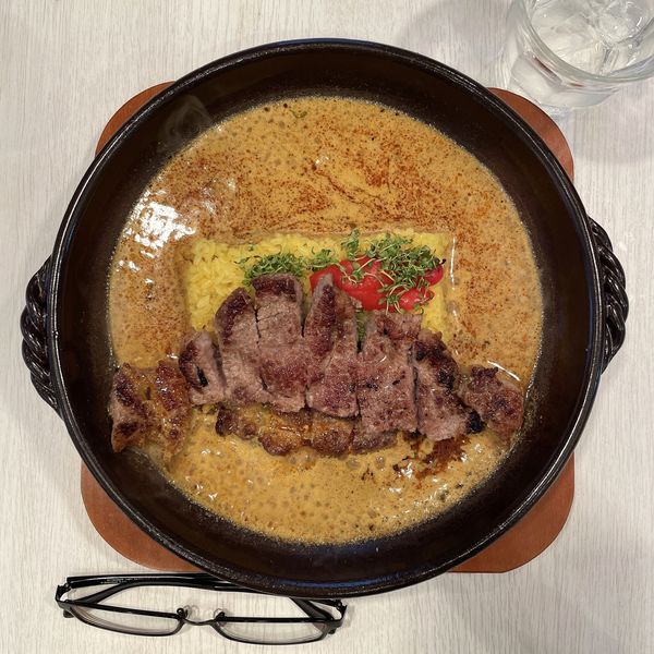 「豚肩ロースステーキカレー（3辛）」@&スリランカ TOKYOの写真