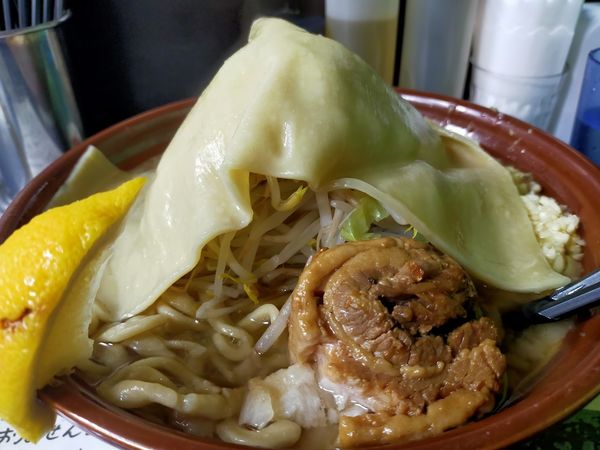 「塩ラーメン・大2（おばけ・麺硬め・大蒜・生姜・火粉別）」@自家製麺 まさき（非乳化） 2号店の写真