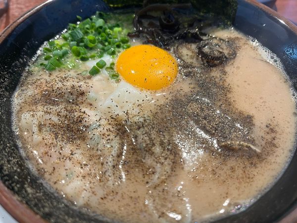 「月見ワンタン豚骨（限定）」@二代目 白神 各務原店の写真