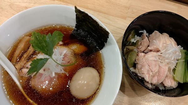 「二年物本枯れ鰹節×ごま鯖本枯れ節×宗田鰹本枯れ節×地鶏蕎麦」@いのちノ中華そば 龍ノ谷の写真