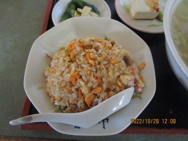 「半チャーハン（とタンメンセット）800円」@中華料理 山久の写真