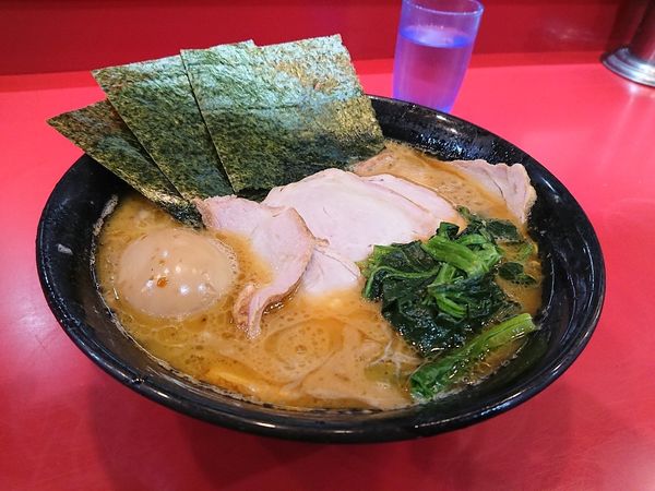 「チャーシューらーめん」@家系総本山 ラーメン吉村家の写真