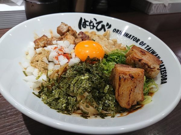 「東京ソースまぜそば」@麺屋はなび 新宿店の写真