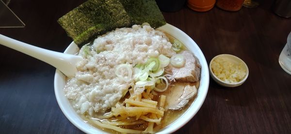 「塩中華そば＋身入りトリプル、ねぎ、ニンニク」@手打ち中華そば 酒田の写真