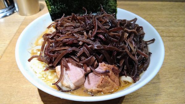 「えびラーメン 少なめ(ヤサイ少なめ・ニンニク)+海苔・木耳」@MEN YARD FIGHTの写真