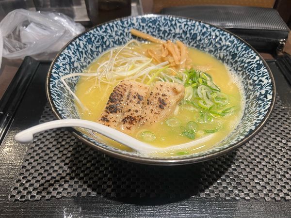 「濃厚鶏そば」@ブラウンの写真