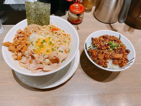 「まぜそば+肉ご飯」@つけ麺 一頂の写真