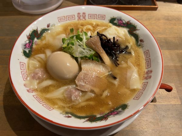 「ワンタン麺　並　味玉」@中華そば 天辺月の写真