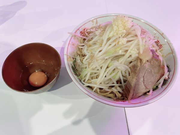 「汁無し味噌+大盛+生卵」@ラーメンボーイズの写真