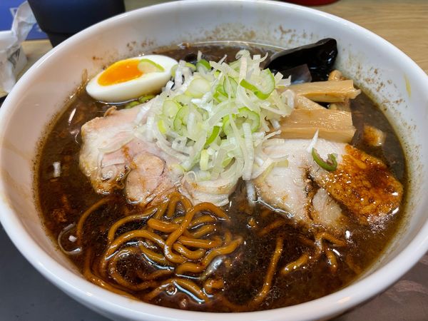 「札幌ブラック900円（中細麺へ変更）」@いそのかづおの写真