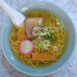 しおラーメン 750円