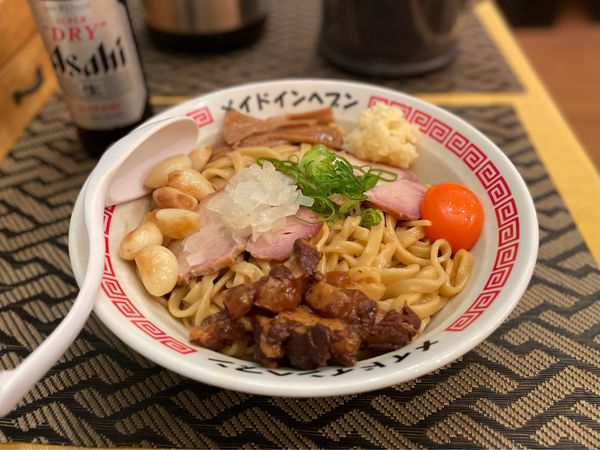 「油そば（大350g）¥780、ローストにんにく¥80、卵黄¥50」@メイドインヘブンの写真