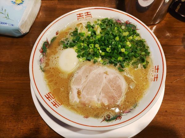 「豚骨ラーメン(ﾊﾞﾘｶﾀ)+味玉+替玉２回  ｷｸﾗｹﾞ抜き」@ラーメン池田の写真