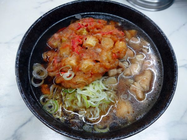 「とり肉そば（420円）＋生姜天（120円）」@大和屋の写真