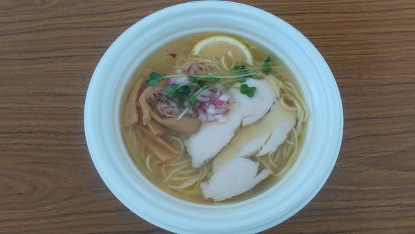 「はちきん地鶏の白醤油らーめん1000円@せたが屋」@東京ラーメンフェスタ2022 supported by Rakutenの写真