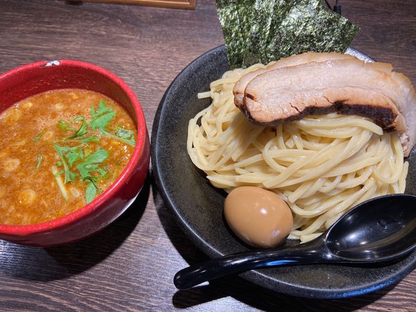 「全部のせ辛つけ麺（2辛）＋麺大盛り：1280＋100円」@中華そば 雀の写真