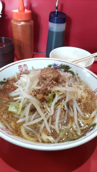 「小ラーメン➕生たまご」@ラーメン二郎 千葉店の写真