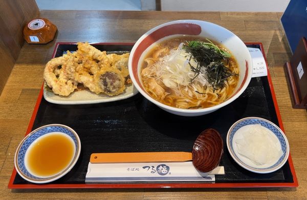 「鳥中華 ゲソ天野菜セット」@そば処 つる福 山形駅前店の写真