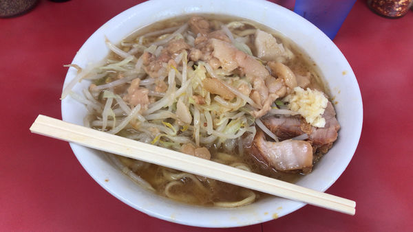 「ぶた2枚入 小ラーメン ￥750」@ラーメン二郎 環七一之江店の写真