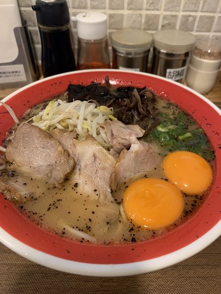 「玉子入ラーメン」@黒亭 下通店の写真