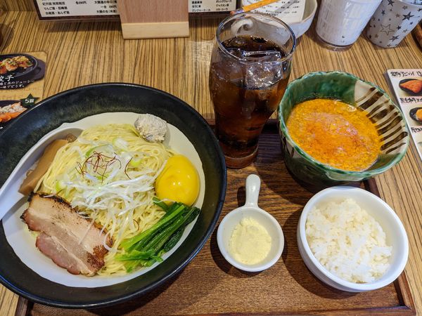 「バターチキンカレーつけそば大盛り＋コーラ」@金字塔 蒲生店の写真