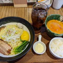 バターチキンカレーつけそば大盛り＋コーラ