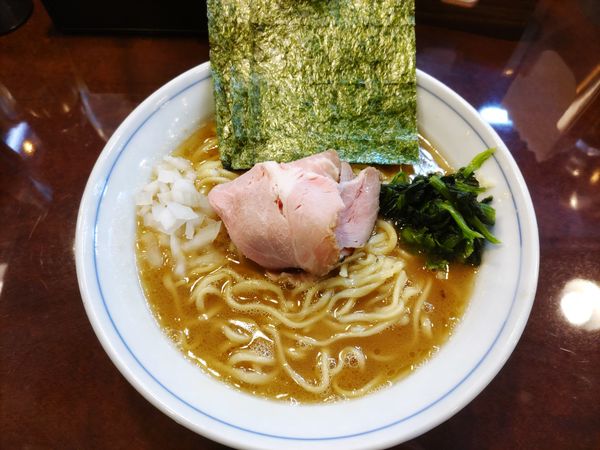 「豚骨醤油ラーメン（大盛220g）」@こいけのいえけいの写真