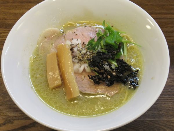 「カキ出汁の濃厚な潮そば（900円）」@㐂九八～エキチカ～の写真