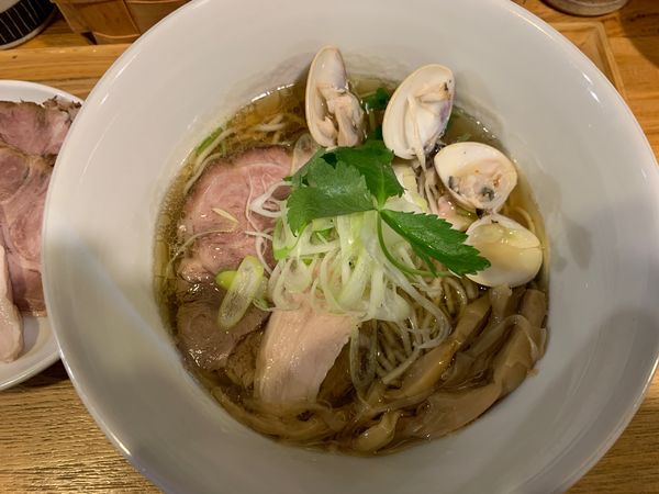 「鶏と昆布とはまぐりのそば」@中華蕎麦 はざまの写真